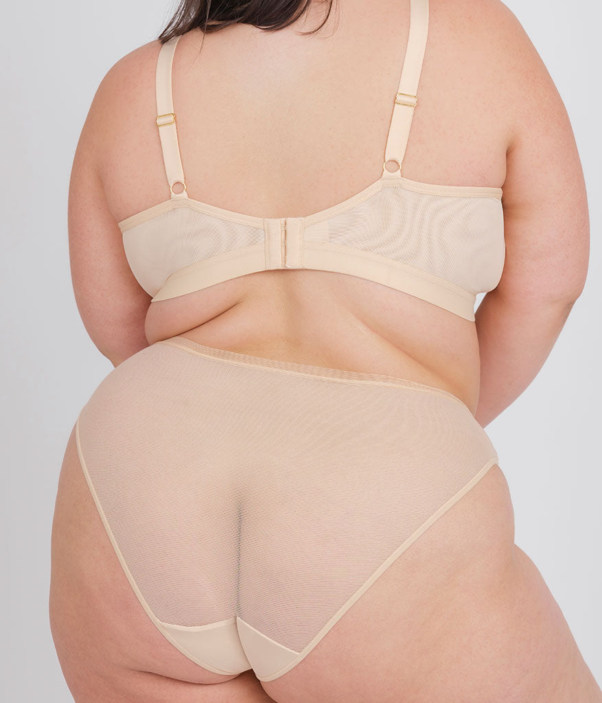The Busty Bralette: Toasted Almond
