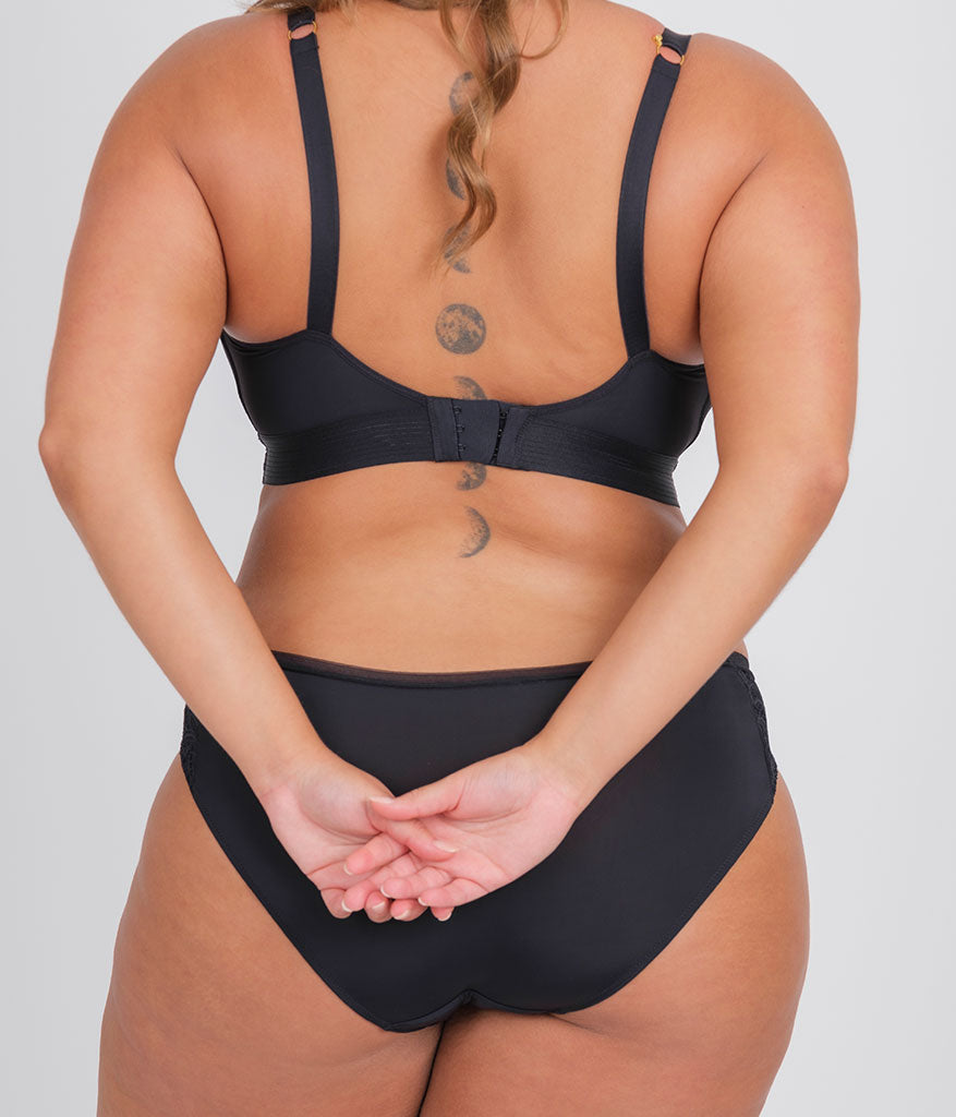 The Spacer Bra: Jet Black